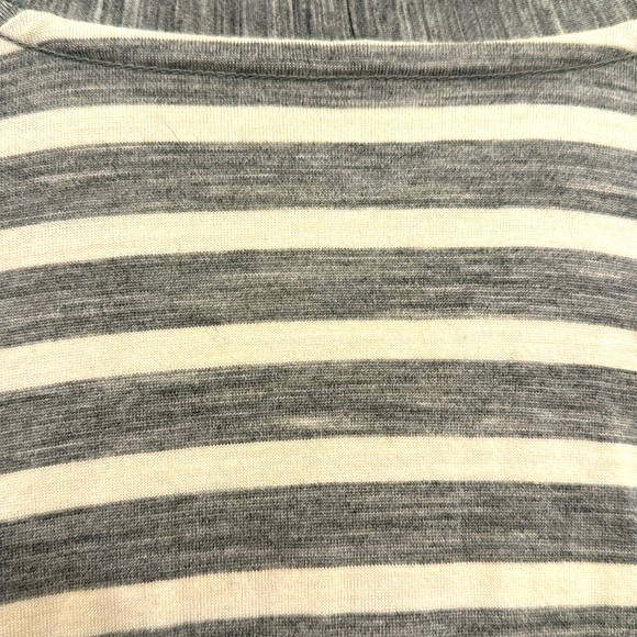 Icebreaker merino wool shawl sweater. Size large - Picture 3 of 3